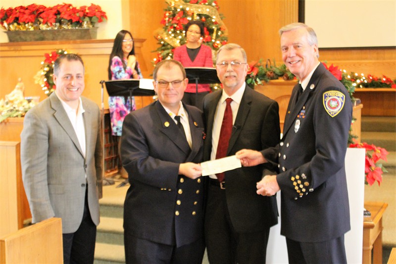 OWW Pastor presents real check to Bien and STG with Curran Dec2016
