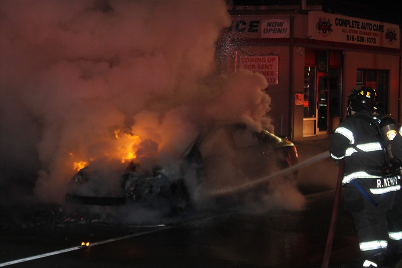 LFD Sunrise Rocklyn car fire 7  083119
